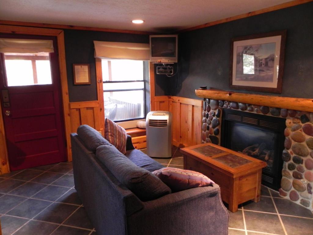 Apache Village Cabins Ruidoso Room photo
