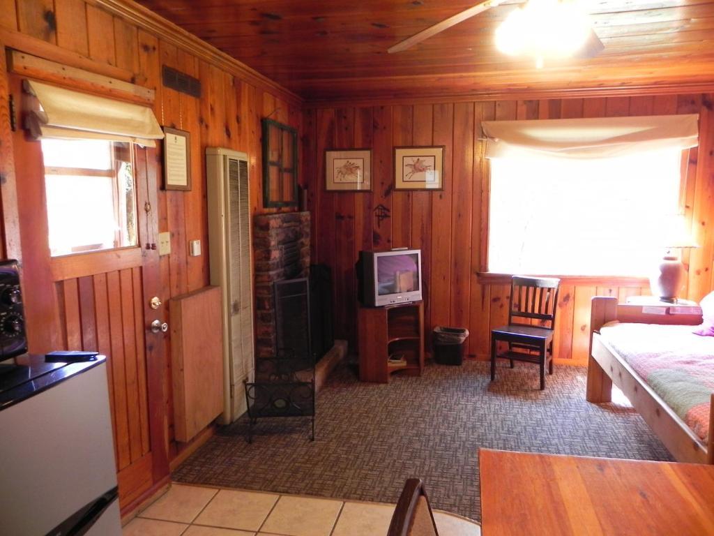 Apache Village Cabins Ruidoso Room photo